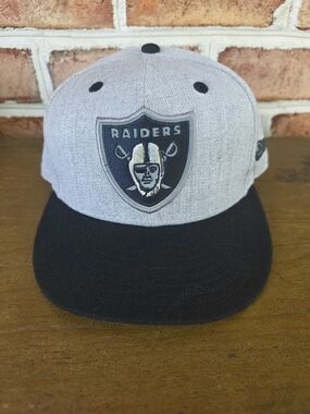 Raiders Two-Tone FITTED Hat - Grey & Black SIZE 7 1/4